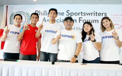 <p><strong>EYEING GOLDS</strong>. Members of the Philippine fencing team pose after gracing the Philippine Sportswriters Association (PSA) Forum at the Amelie Hotel in Manila on Tuesday (Nov. 5, 2019). The Filipino fencers are eyeing at least four gold medals in the upcoming 30th Southeast Asian Games. <em>(PNA photo by Jess Escaros)</em></p>
