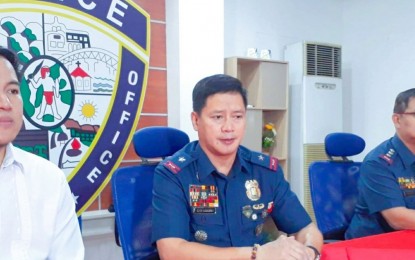 <p><strong>NO COVER-UP</strong>. Police Regional Office (PRO-7) Regional Director, Brig. Gen. Valeriano de Leon faces the media in a press briefing at the Camp Sergio Osmeña Sr. in Cebu City on Monday (Nov. 4, 2019). De Leon said the order to relieve Cebu City Police Director Colonel Gemma Vinluan and Police Station 2 chief Major Eduard Sanchez was to prevent cover up and to pave way for an impartial probe by the National Bureau of Investigation on the killing of Clarin, Misamis Occidental Mayor David Navarro last Oct. 25 while in police custody. <em>(PNA photo by Fe Marie Dumaboc)</em></p>