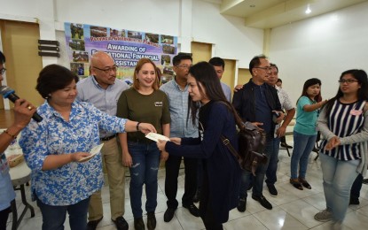 <p><strong>AID TO STUDENTS.</strong> Pampanga Vice Governor Lilia Pineda leads the distribution of educational financial assistance to college students at the Benigno Hall, Capitol Boulevard, Barangay Sto. Niño, City of San Fernando, Pampanga on Thursday (Nov. 7, 2019). A total of PHP1.9 million was given to 358 college students in the province. <em>(Photo courtesy of the Provincial Government of Pampanga)</em></p>