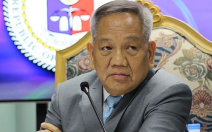 <p><strong>30-DAY EXTENSION.</strong> Chief Justice Diosdado Peralta confirms that the Supreme Court granted the request of Judge Jocelyn Solis-Reyes for more time to come up with a decision on the Maguindanao massacre case, in a press briefing on Friday (Nov. 8, 2019). With the 30-day extension, Solis-Reyes now has until December 20 to decide on the case. <em>(PNA photo by Benjamin Pulta)</em></p>