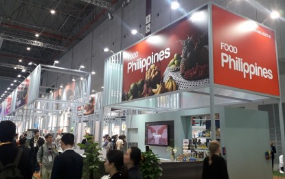<p><strong>FOOD PRODUCTS.</strong> The Philippines' food pavilion at the 2nd China International Import Expo being held at the National Exhibition and Convention Center in Shanghai from Nov. 5 to 10, 2019. Filipino food manufacturers are participating in China’s biggest buying expo to seek opportunities in the world’s largest market. <em>(PNA photo by Kris Crismundo)</em></p>