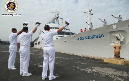 <p><strong>OFF TO MINDANAO.</strong> Philippine Navy officials bid farewell to personnel aboard the BRP Ang Pangulo (ACS-25) in a send-off ceremony at Pier 13, Manila South Harbor on Monday (Nov. 11, 2019). BRP Ang Pangulo and another Navy ship, the BRP Emilio Jacinto (PS-35), were deployed to augment the Navy's presence in Mindanao waters. <em>(Photo courtesy of Naval Public Affairs Office)</em></p>