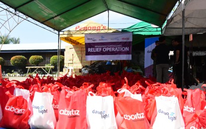 <p><strong>QUAKE RELIEF</strong>. The Aboitiz Group continues to provide relief to those greatly affected by the recent 6.5 magnitude earthquake that hit Mindanao last October 31. It has so far donated about 39,500 relief packs and water to thousands of affected families. <em>(Photo courtesy of Aboitiz)</em></p>