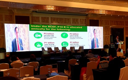 <p><strong>WORLD RICE CONFAB</strong>. Agriculture Secretary William Dar said his department will be implementing stricter pytho-sanitary measures on the issuance of import clearance at the sidelines of the 11th World Rice Conference held at Makati Shangri-la Hotel on Wednesday (Nov. 13, 2019). Dar said the move aims to address the huge entry of imported rice and curb poor quality rice imports. <em>(PNA photo by Lilybeth G. Ison)</em></p>