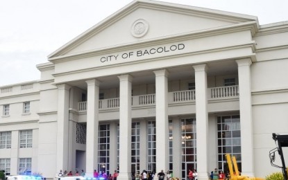 <p><strong>DONOR.</strong> The City of Bacolod is donating a total of PHP4.5 million in financial assistance to seven local government units devastated by earthquakes in Mindanao. The donation was unanimously approved by the City Council during its regular session on Wednesday afternoon.<em> (PNA Bacolod file photo)</em></p>