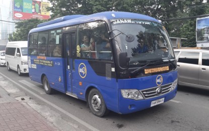 <p><strong>MODERN PUV</strong>. A modern public utility vehicle (PUV) owned by transport company BEEP, carries passengers from Banawa to Panagdait in Mabolo, Cebu City on Tuesday (Nov. 19, 2019). Talisay City Mayor Gerald Anthony Gullas met with BEEP operators on Monday (Nov. 18, 2019) and discussed the possible opening of routes for these modern jeepneys now running under the PUV modernization program of the Department of Transportation (DOTr). <em>(PNA photo by John Rey Saavedra)</em></p>