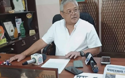 <p><strong>VAPE-RELATED LUNG INJURY.</strong> Department of Health-7 regional director Dr. Jaime Bernadas answers questions from the media during a press conference in his office in Cebu City on Tuesday (Nov. 19, 2019). Bernadas reported a 16-year-old female patient from Consolacion, Cebu as the first vape-related lung injury case in Central Visayas. <em>(PNA photo by Fe Marie Dumaboc)</em></p>