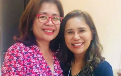 <p><strong>WORKING IN HARMONY.</strong> North Cotabato Governor Nancy Catamco (right) and Vice Governor Emmylou Taliño-Mendoza are in a huddle after the latter relinquished her post as acting governor after Catamco served her 90-day suspension since Oct. 21, 2019. Catamco returned to official work as governor on Nov. 21, 2019. <em>(Photo courtesy of Morgan Mosaid of Pikit, North Cotabato)</em></p>