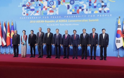 <p><strong>ASEAN-ROK COMMEMORATIVE SUMMIT.</strong> Leaders of the Association of Southeast Asian Nations (Asean) and South Korea President Moon Jae-in pose for posterity prior to the start of the Asean-Republic of Korea Commemorative Summit at the Busan Exhibition and Convention Center on November 26, 2019. The leaders agreed to resist all forms of protectionism and enhance trade for regional prosperity. <em>(PNA/Presidential photo of Arman Baylon)</em></p>