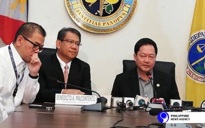 <p>Prosecutor General Benedicto Malcontento (middle). <em>(File photo)</em></p>