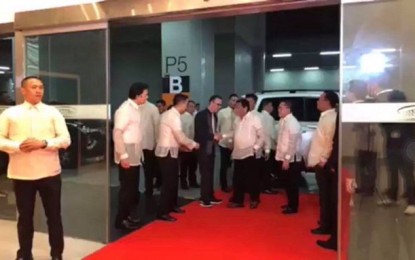 <p>President Rodrigo Duterte arrives at the Philippine Arena in Bocaue, Bulacan where the official opening ceremonies of the 30th SEA Games kicked off. <em>(PNA photo by Ruth Abbey Gita-Carlos)</em></p>