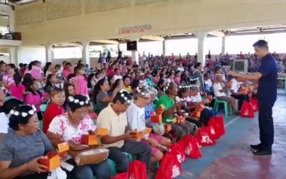 <p><strong>CHRISTMAS CARAVAN</strong>. The Provincial Government of Ilocos Norte, led by Gov. Matthew Joseph Manotoc, distributes <em>noche buena</em> packages to indigent families as part of the week-long Christmas caravan. Manotoc also gave birthday cakes to all senior citizens who are celebrating their birthday on Wednesday (Dec. 11, 2019) in Dingras, Ilocos Norte. (Photo courtesy of the Ilocos Norte Provincial Government) </p>