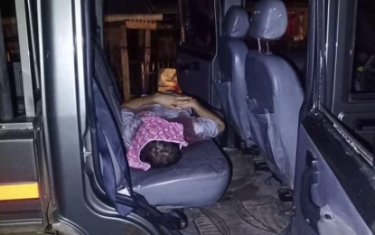 <p><strong>SENSELESS KILLINGS.</strong> The lifeless body of Kalamtukan village chief Johnny Semillano Condez, 47, lies inside a pickup after the shooting incident in his barangay in Bayawan City, Negros Oriental on Saturday night (Dec. 14, 2019). Police Regional Office-7 chief Brig. Gen. Valeriano de Leon ordered Negros Oriental Provincial Police Office chief Col. Julian Entoma to intervene and stop senseless killings in the province.<em> (Photo courtesy of PRO-7) </em></p>