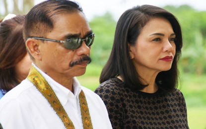 <p><strong>ALL-OUT SUPPORT.</strong> Agusan del Norte Governor Dale Corvera (left) and 2nd District Rep. Angel Amante-Matba (right) join top Army officials for the turnover of the PHP15-million Commander’s Quarters at the 402nd Brigade Headquarters in Butuan City on Wednesday (December 18). The provincial leaders vow to continue their support for the efforts of the Army in maintaining peace in the province. <em>(PNA photo by Alexander Lopez)</em></p>