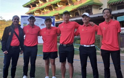 <p><strong>NUMERO UNO</strong>. The Fil Championship team of Manila Southwoods that won the title for a record seven straight years by a whopping 55 points pose in front of the Baguio Country Club. (From left) Team captain Thirdy Escaño, Aidric Chan, Sean Ramos, individual champion Aguri Iwasaki, Taisei Shimizu, and Lanz Uy. <em>(PNA photo by Pigeon Lobien)</em></p>