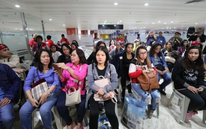 <p>Overseas Filipino workers. <em>(File photo)</em></p>