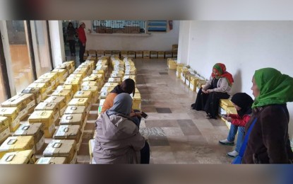 <p><strong>PLEBISCITE</strong>. City Hall employees in Marawi City prepare the ballot boxes on Jan. 20, 2019 for distribution to different polling precincts for the plebiscite on the Bangsamoro Organic Law. The Lanao del Sur Provincial Plebiscite Board of Canvassers officially recorded a total of 503,420 voters who answered "yes" and 9,735 "no" to the question on whether or not they want their respective localities to become part of the new region that would replace the  Autonomous Region in Muslim Mindanao. In Marawi City alone, 58,688 voted "yes," while only 112 voted "no." <em>(Photo by Nef Luczon)</em></p>