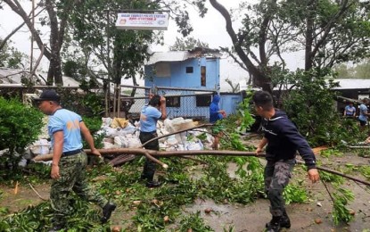 In malay typhoon Floods Displace