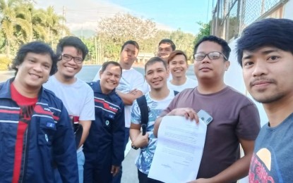 <p><strong>SUSPENDED</strong>. Some of the officers of the Bataan Refiners Union of the Philippines (BRUP) in Limay, Bataan who were slapped with preventive suspension of 30 days or more for their alleged illegal strike. The 24 suspended officers include the union's president, vice president, secretary and members of the board of directors who have been working with the Petron Bataan Refinery refinery from five to 16 years. <em>(Photo by Ernie Esconde)</em></p>