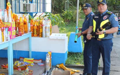 <p><br /><strong>‘BOGA’.</strong> Policemen hold a homemade cannon known as boga confiscated during the holiday season in Tacloban City. The Department of Health (DOH) Eastern Visayas on Tuesday (Jan. 7, 2020) reported that most injuries during the holiday revelries in Eastern Visayas were related boga, an alternative noisemaker commonly made of PVC pipes or empty tin cans. (Photo courtesy of Tacloban City police office)</p>