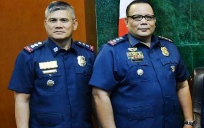 <p><strong>DROP IN INDEX CRIMES.</strong> Col. Romeo Baleros (left), director of Negros Occidental Police Provincial Office, and Col. Henry Biñas, director of Bacolod City Police Office note a significant drop in the index crime volume from January to December last year. Data on local crime situations provided by the two units on Tuesday (Jan. 7, 2020) showed that index crimes in Bacolod slid by 41.88 percent, and in Negros Occidental, by 22.35 percent. <em>(PNA Bacolod file photo)</em></p>