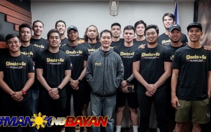 <p><strong>GILAS 3X3 POOL</strong>. Members of the national pool for the FIBA 3x3 Olympic Qualifying Tournament pose with Chooks-To-Go Pilipinas 3x3 commissioner Eric Altamirano (center, first row) after being formally unveiled on Thursday (Jan. 9, 2019). Basketball 3x3 will be played for the first time in the 2020 Tokyo Olympics. <em>(Photo courtesy of Chooks-To-Go)</em></p>