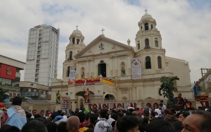 <p><strong>DEEP DEVOTION.</strong> Black Nazarene devotees flock to Quiapo Church during a mass for the Traslacion 2020. Organizers of the event expect that the number of devotees during the yearly event will surpass the four million participants in the previous year. <em>(PNA photo by Lade Kabagani)</em></p>