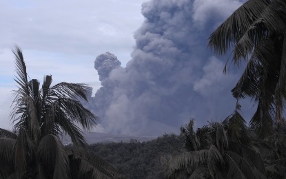 <p><strong>TAAL UNREST.</strong> Taal Volcano continues to spew ash in this photo taken on January 13, 2020 in Batangas. Tourism establishments that continue to operate in areas affected by the Taal volcanic activities are directed to "immediately cease operations" amid threats of an imminent explosive eruption.<em> (PNA photo by Joey Razon)</em></p>