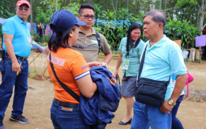 <p><strong>DISASTER NEEDS ASSESSMENT.</strong> Personnel of the Office of Civil Defense speaks to Chairperson Jabert Hordista (right) of Barangay Perez, Kidapawan City on Monday (Jan. 13, 2020) regarding the extent of damage of the earthquakes to his village. The village is one of the hardest-hit areas of three major quakes that rocked Kidapawan City and the rest of North Cotabato province in October last year. <em>(Photo courtesy of Kidapawan CIO)</em></p>