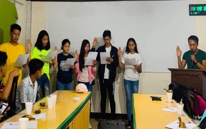 <p><strong>YOUTH POWER.</strong> Engr. Christian Kier M. Betito, vice president POINTY, Inc. Philippines (right) sworn in the newly elected officers of POINTY, Inc. Butuan City chapter during the gathering of youth leaders on Sunday (Jan. 12, 2020) at the headquarters of the Army's 23rd Infantry Battalion in Buenavista, Agusan del Norte. Lt. Col. Francisco L. Molina, Jr., 23IB commander, vows to shield the youth from the influence of communist rebels. <em>(Photo courtesy of Glymer Jamito)</em></p>