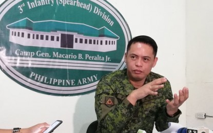 <p><strong>ATTACK ON EX-COMRADES.</strong> Capt. Cenon Pancito III, spokesperson of the Philippine Army’s 3rd Infantry Division (3ID), says on Thursday (Jan. 16, 2020) the Communist Party of the Philippines-New People’s Army wants to demoralize former rebels through initiating attacks against them. On Wednesday, 16 members of Rebolusyonaryong Partido ng Manggagawa-Pilipinas-Revolutionary Proletarian Army-Alex Boncayao Brigade were ambushed by members the New People's Army in Cunsad village, Alimodian town. <em>(File photo by Gail Momblan)</em></p>