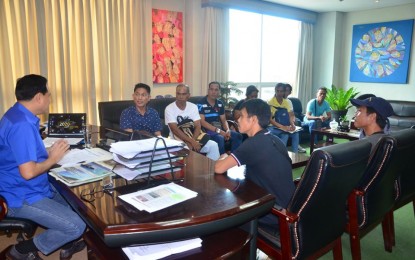 <p><strong>LOOKING FOR BURIED TREASURE.</strong> Local officials of Igbaras town, Iloilo seek the help of Governor Arthur Defensor Jr. (far left) on Thursday (Jan. 16, 2020) to stop the excavation or alleged treasure hunting activities in Pasong village. The excavation is feared to cause soil erosion and affect nine households in the area. <em>(Photo courtesy of Capitol PIO)</em></p>