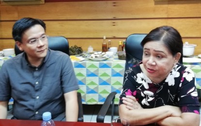 <p><strong>WORLD-CLASS.</strong> Finance Assistant Secretary Antonio Joselito Lambino II (left) and Senator Cynthia Villar, chair of Senate committee on agriculture, during their visit to La Carlota City, Negros Occidental on Friday (Jan. 17, 2020). Lambino said the goal is to make the Philippine sugar industry globally-competitive.<br /><em>(PNA photo by Nanette L. Guadalquiver)</em></p>