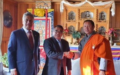 <p><strong>ESTABLISHING TIES.</strong> Foreign Affairs Assistant Secretary for Asia and Pacific Affairs Meynardo Montealegre (center) and Philippine Ambassador to India Ramon Bagatsing Jr. (left), with Bhutan Foreign Minister Dr. Tandi Dorji (right). Montealegre called on Dorji and presented a letter from Foreign Affairs Secretary Teodoro Locsin Jr., conveying the Philippines’ desire to establish diplomatic relations with Bhutan. <em>(Photo courtesy of DFA-Office of Asia and Pacific Affairs)</em></p>