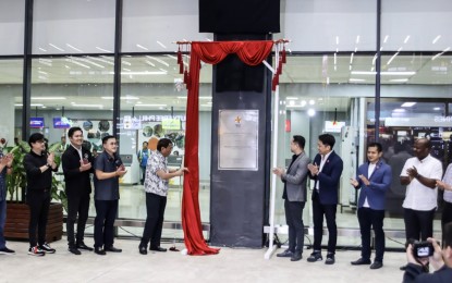 <p><strong>FULL RENOVATION.</strong> President Rodrigo Duterte (5th from left) unveils the marker of the Mactan Cebu International Airport Terminal 1 to signal the completion of the domestic terminal's full renovation on Sinulog day (Jan. 19, 2020). With the President at the ceremony held at the new Airport Village are (from left to right) Lapu-Lapu City Mayor Junard Chan, Presidential Assistant for the Visayas Michael Lloyd Dino, Cabinet Secretary Karlo Nograles, Senator Christopher Lawrence "Bong" Go, GMCAC president Louie Ferrer, Megawide chairman Edgar Saavedra, MCIAA general manager and CEO Steve Dicdican, GMCAC chief executive advisor Andrew Harrison, and Clark International Airport president Jaime Melo. <em>(Photo courtesy of GMCAC Communications Office)</em></p>