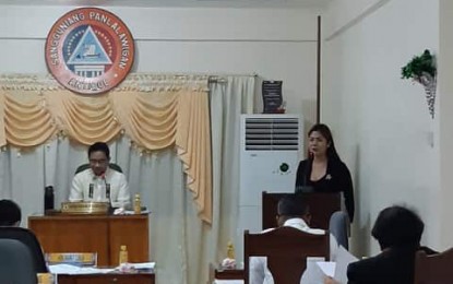 <p><strong>OWWA DESK.</strong> Antique Provincial Board Member Karmila Dimamay sponsors resolution requesting the Overseas Workers Welfare Administration (OWWA) to reestablish the overseas Filipino workers (OFWs) Desk or Satellite Office in Antique during Thursday’s regular session (Jan. 23, 2020). Currently, OFWs from Antique travel to the OWWA regional office in Iloilo City for their transactions. <em>(PNA photo by Annabel Consuelo J. Petinglay)</em></p>