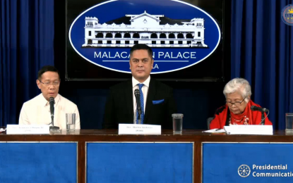 <p><strong>LAGING HANDA</strong>. Health Secretary Francisco Duque (left) discusses various issues during the Laging Handa press conference at Malacañan Palace on Monday (Jan. 27, 2020). Duque was joined by Communications Secretary Martin Andanar (center) and Education Secretary Leonor Briones (right). <em>(Screenshot)</em></p>