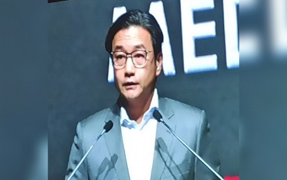 <p><strong>NO IMPACT</strong>. Toyota Motors Philippines (TMP) Chairman Alfred Ty delivers a speech at Toyota's thanksgiving event for media at the Grand Hyatt Manila in Bonifacio Global City Monday (Jan. 27, 2020). On the sidelines of the event, Ty was optimistic the eruption of the Taal Volcano would not affect their sales in the first quarter of 2020.<em> (PNA photo by Kris Crismundo)</em></p>