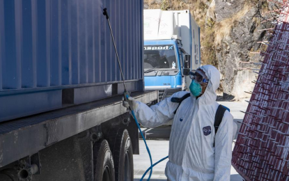<p><strong>ANTI-nCoV DRIVE.</strong> A staff member disinfects a vehicle at Zham Pass of Nyalam County, southwest China's Tibet Autonomous Region Wednesday (Jan. 29, 2020). Various measures are taken across China to combat the novel coronavirus. <em>(Xinhua/Sun Fei)</em></p>