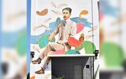 <p><strong>MURALS</strong>. National hero Graciano Lopez Jaena sits prominently at the viewing deck of the Iloilo River along Muelle Loney area. The mural is just one of the paintings being done by Ilonggo artists to beautify Iloilo City’s vacant spaces. (<em>Photo courtesy of Iloilo City PIO</em>) </p>