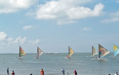 <p><strong>SHELVED.</strong> The staging of the 48th Paraw Regatta is postponed this month as a precautionary measure against the novel coronavirus, organizers said on Wednesday (Feb. 5, 2020). Iloilo City, as of Tuesday, has two persons under investigation based on the Department of Health report.<em> (PNA file photo by Perla G. Lena)</em></p>