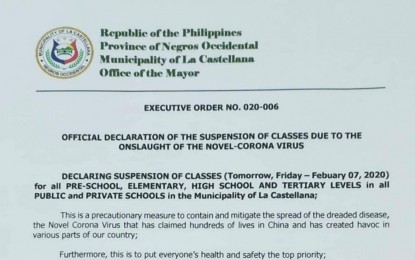 <p><strong>SUSPENSION OF CLASSES.</strong> Mayor Rhumyla Nicor-Mangilimutan issues Executive Order 020-006, suspending classes in all levels in La Castellana, Negros Occidental on Friday (Feb. 7, 2020) amid the threat of the novel coronavirus. On Thursday, a town resident was reported to manifest flu-like symptoms and asked to be quarantined. <em>(PNA Bacolod photo)</em></p>