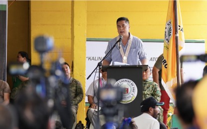 <p><strong>ANTI-INSURGENCY INITIATIVES.</strong> Presidential Communications Operations Office (PCOO) Secretary Martin Andanar, during the launch of the City Task Force to End Local Communist Armed Conflict in Cagayan de Oro City on Friday (Feb. 7, 2020), says he remains optimistic that the government can deliver its promise to bring peace and development to the country through its anti-insurgency programs. He expressed confidence that local government units’ participation would help the national government boost its fight against insurgency. <em>(Photo courtesy of PCOO)</em></p>