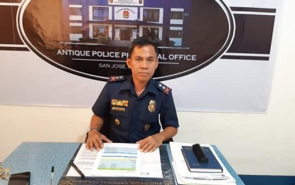 <p><strong>INTENSIFY INTEL.</strong> Antique Police Provincial Office Deputy Director for Operations Lt. Col. Norby Escobar says on Friday (Feb. 14, 2020) they condemn the New People's Army (NPA) ambush in Janiuay, Iloilo. Antique policemen are instructed to intensify intelligence monitoring to thwart similar incidents. <em>(PNA photo by Annabel Consuelo J. Petinglay)</em></p>