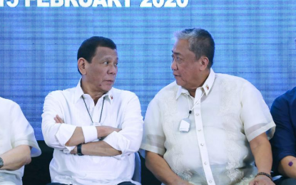 <p><strong>SYMBOL OF PEACE.</strong> President Rodrigo Roa Duterte chats with Transportation Secretary Arthur Tugade during the inauguration of the Sangley Airport Development Project and presentation of the Sangley Point International Airport Project in Cavite City on February 15, 2020. Duterte was seen wearing white wristband which Malacañang said is a ‘symbol of peace’ and not medical plaster. <em>(Presidential photo by Robinson Niñal Jr.)</em></p>