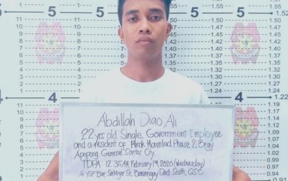 <p><strong>ROGUE SOLDIER?</strong> Police operatives arrested early Wednesday an active member of the Philippine Army identified as Private First Class Abdillah Diao Ali (in photo), 22, for allegedly selling shabu inside a bar on Salazar Street in Barangay Dadiangas South, General Santos City. The suspect is a member of the Army’s 10th Infantry Division.<em> (Photo courtesy of the Pendatun police station)</em></p>