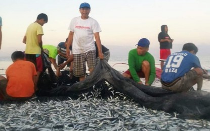 <p><strong>ABUNDANT FISH.</strong> Fisherfolk of Tibiao, Antique catch one ton of round scad in Malabor village on Feb. 15, 2020. The province of Antique gets to showcase its rich marine biodiversity when it hosts the 1st International Sports Fishing Tournament in May. <em>(Photo courtesy of Flord Calawag)</em></p>