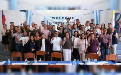 <p><strong>CONVERGENCE</strong>. Attendees of the 43rd assembly of the Samar Island Partnership for Peace and Development (SIPPAD) led by Secretary Eduardo del Rosario, chairman of Housing and Urban Development Coordinating Council and Cabinet Officer for Regional Development and Security (CORDS) 8, and Presidential Peace Adviser Carlito G. Galvez Jr. held in Borongan, Samar on Feb. 20, 2020. (<em>OPAPP photo</em>)</p>