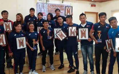 <p><strong>GOLD RUSH</strong>. Some of the Baguio Cordillera athletes who won medals in the 2019 Southeast Asian Games will be part of the Team Philippines that will be named Athlete of the Year in the Philippine Sportswriters Association sports awards on March 6 at the Manila Hotel. In the photo are Estie Gay Liwanen of kurash (front, 3rd from left), dancesport’s Stephanie Sabalo (4th from left), amateur boxer of the year Nesthie Petecio (5th from left), Gina Iniong of kickboxing (rightmost) and Jean Claude Saclag (3rd from right).<em> (PNA photo by Pigeon Lobien)</em></p>