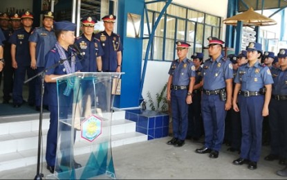 <p><strong>POLICE CLEANSING.</strong> Brig. Gen. Bernard Banac, Philippine National Police spokesperson, talks with Police Regional Office in Western Visayas personnel on Wednesday (March 4, 2020). The PRO-6 aims to reduce the record of police personnel facing administrative charges through the intensified internal cleansing program of the police force. <em>(PNA photo by Gail Momblan)</em></p>